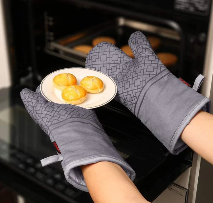 Dispensing Thermal Insulation Hot Gloves and Potholder Four-Piece Kitchen Microwave Supplies